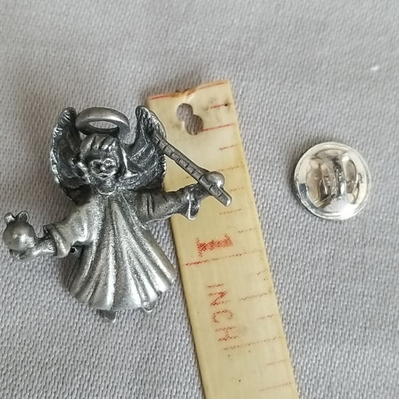 Pewter tone TEACHER ANGEL lapel pin - Picture 2 of 3